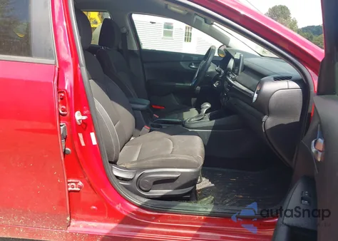 2019 Kia Forte Lxs z USA, uszkodzony, nr VIN 3KPF24AD8KE112309